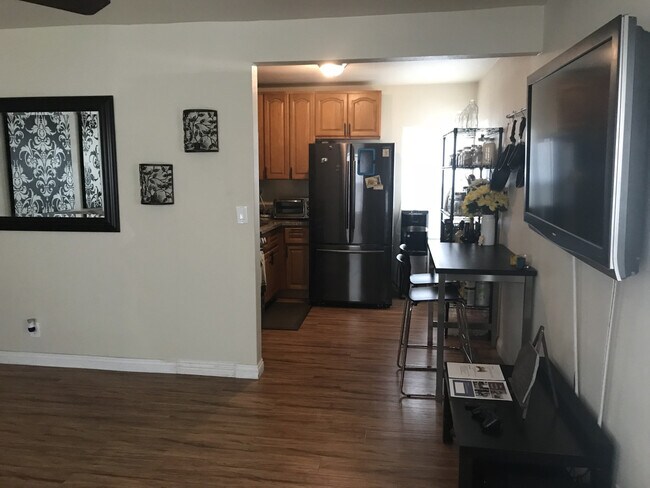 Building Photo - 4057 S Hoover