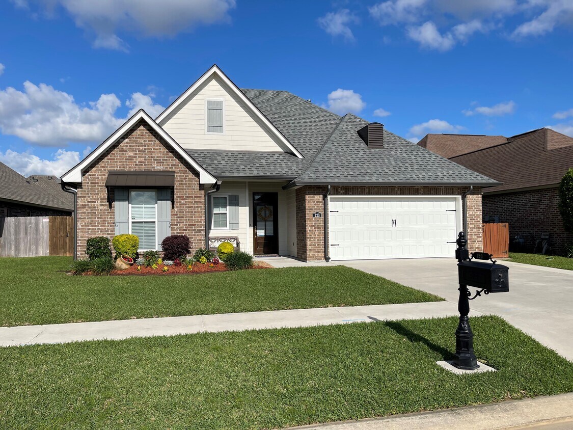 123 Harton Rd, Youngsville, LA 70592 House Rental in Youngsville, LA