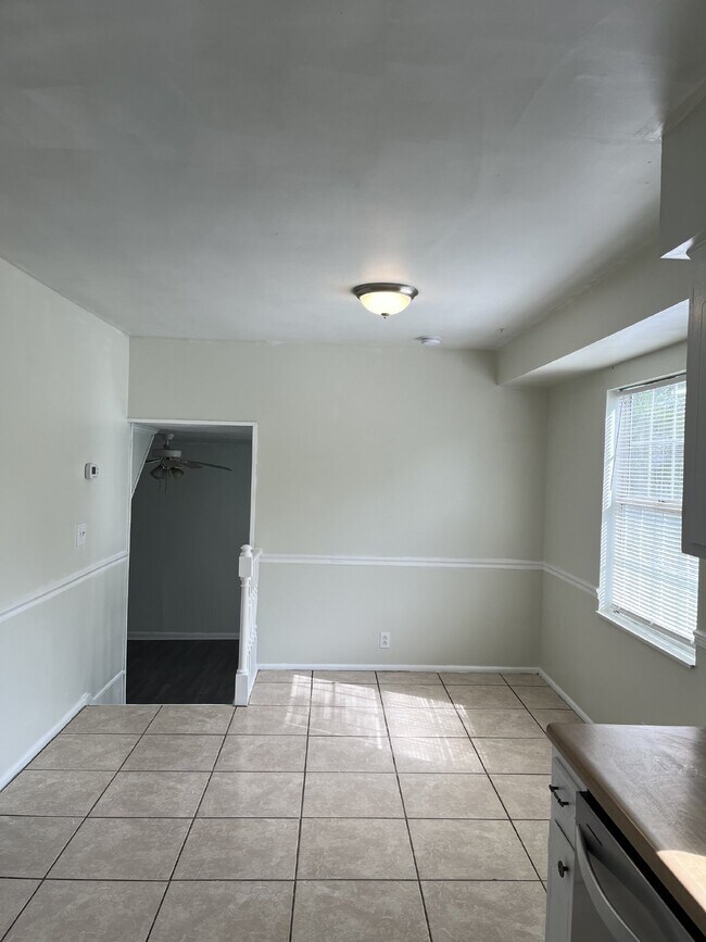 Building Photo - 3-Bedroom Home with 2 Full Baths in Antioc...