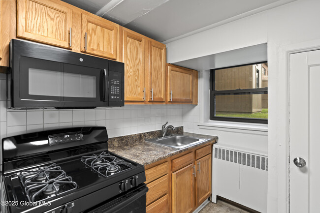 Foto del edificio - 421 Livingston Ave