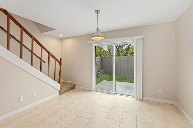 Foto del edificio - Charming 3BR Townhome in La Mesa