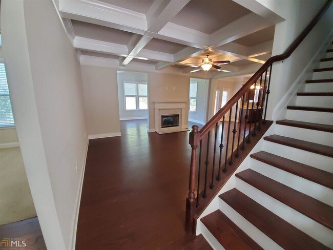 Building Photo - 2860 Apremont Dr
