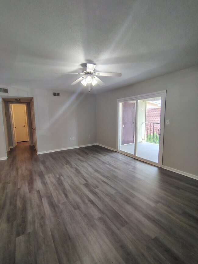 Foto del edificio - 1100 Skyland Dr