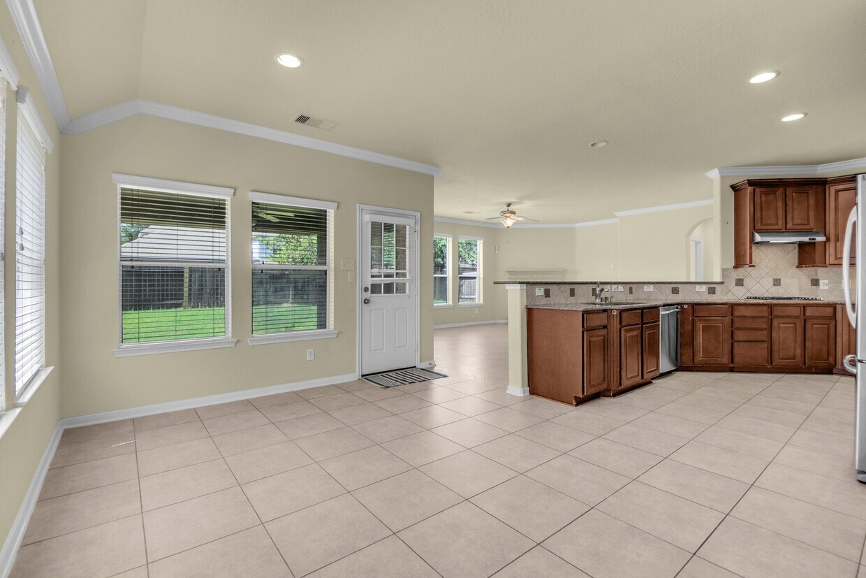 Foto principal - 26110 Basil View Ln