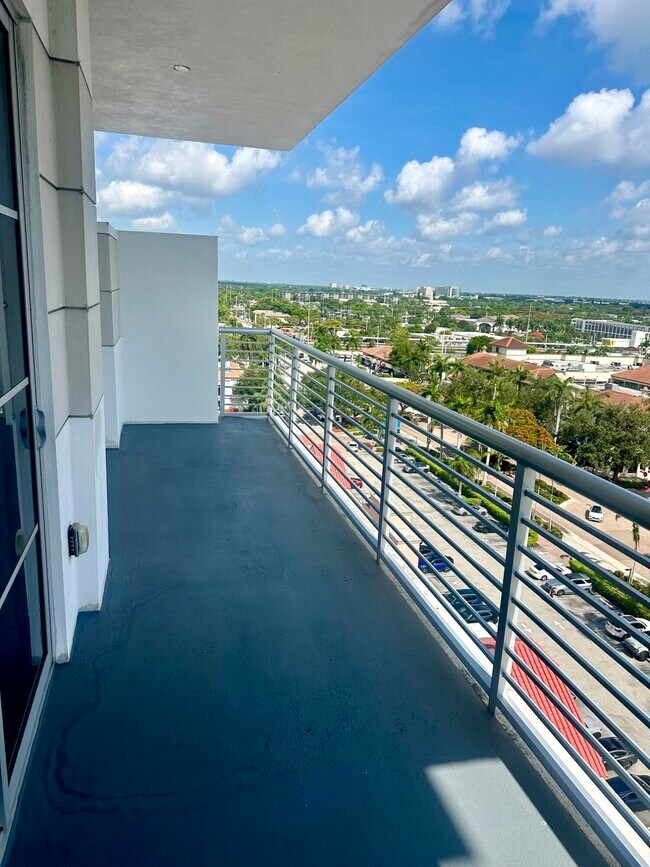 Building Photo - 155 E Boca Raton Rd
