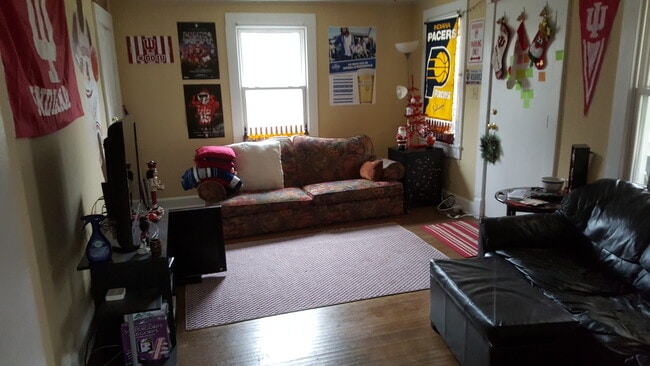 Building Photo - 1120 N Lincoln St