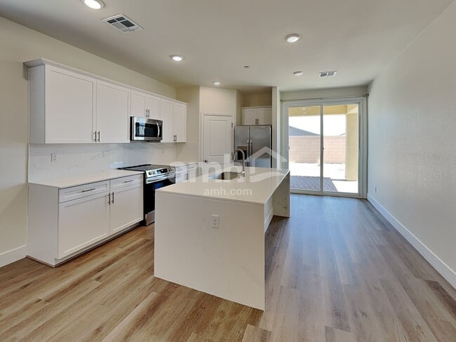Building Photo - 518 Silverbell Fls Pl