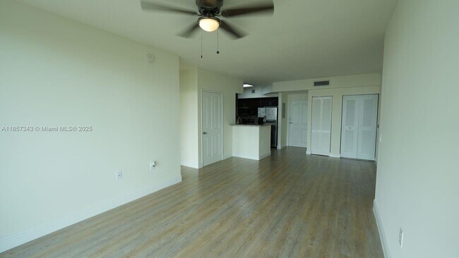 Building Photo - 987 SW 37th Ave