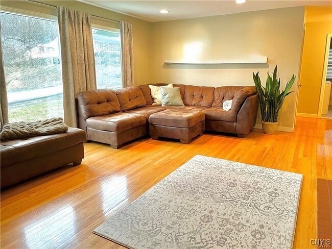 Building Photo - 12 Forest Rd