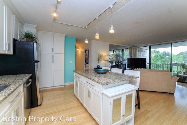 Foto del edificio - 2 br, 1.5 bath House - 30 Skyline Drive #10