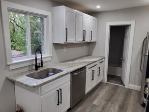 Building Photo - 0 Warren St