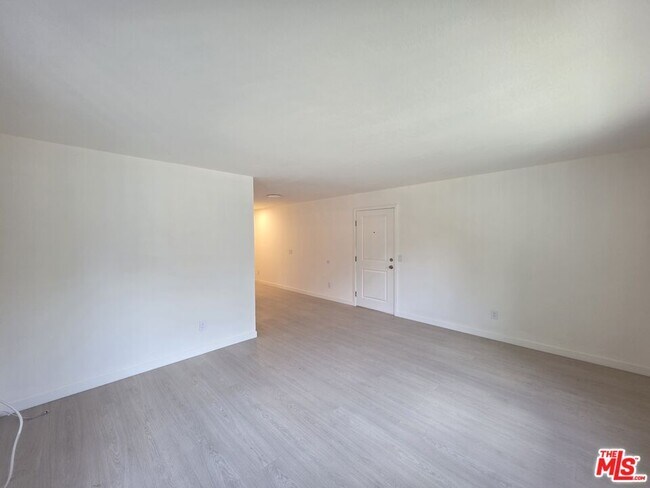 Foto del edificio - 912 N Ridgewood Pl