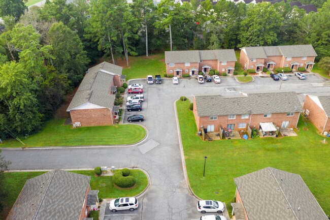 Foto del edificio - Chimney Lane Townhomes