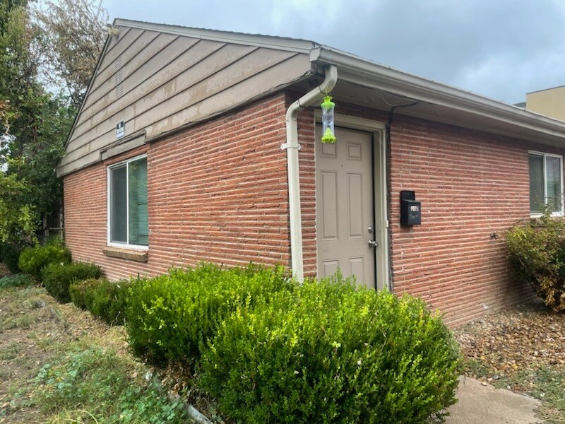 Foto principal - 1426 Clinton St
