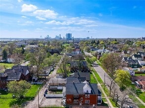 Building Photo - 1953 Falls St