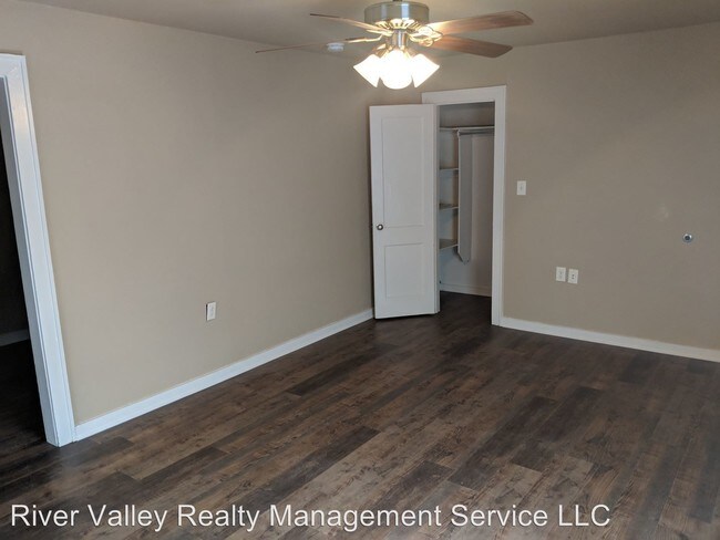 Foto del edificio - 309-311 E 2nd St