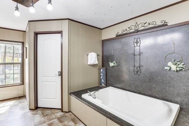 Building Photo - 1504 Wilhite Creek Rd