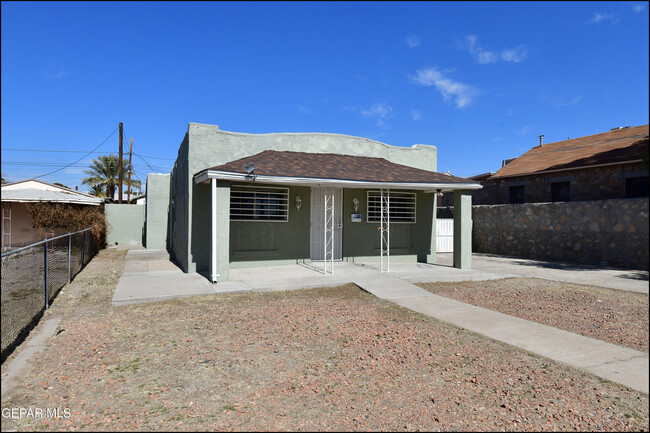 Foto del edificio - 4425 La Luz Ave