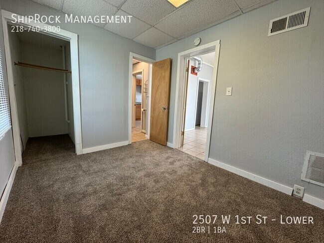 Building Photo - 2507 W 1st St