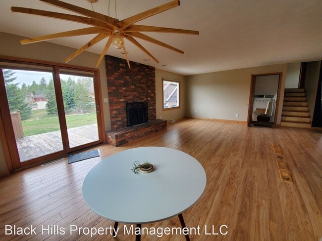 Foto del edificio - 3 br, 1.5 bath House - 3210 Iris Drive