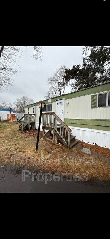 Building Photo - 10 Talmar Ln