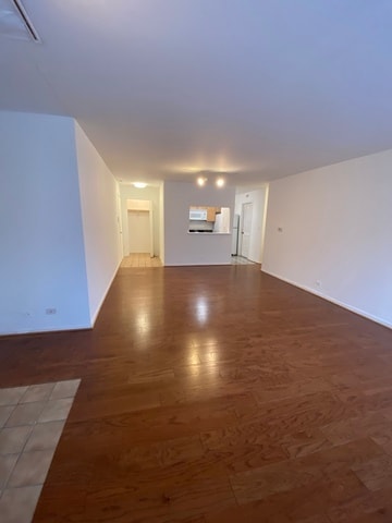 Building Photo - 1455 W Fullerton Ave