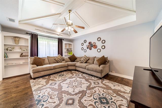 Foto del edificio - 3305 Eisenhower Ln