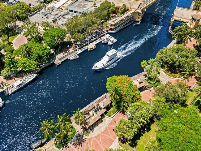 Building Photo - 333 Las Olas Way