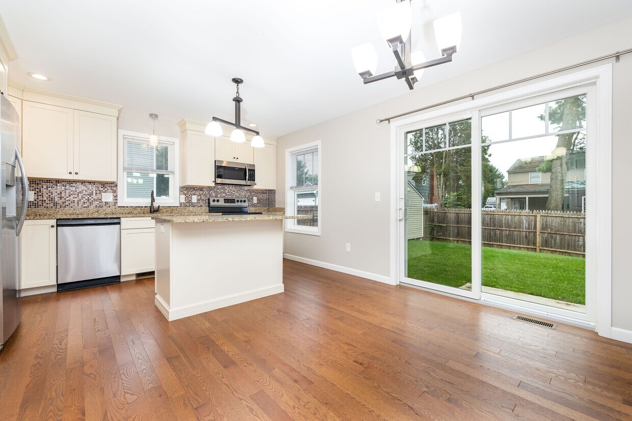 41 Spier Ave, Enfield, CT 06082 House Rental in Enfield, CT