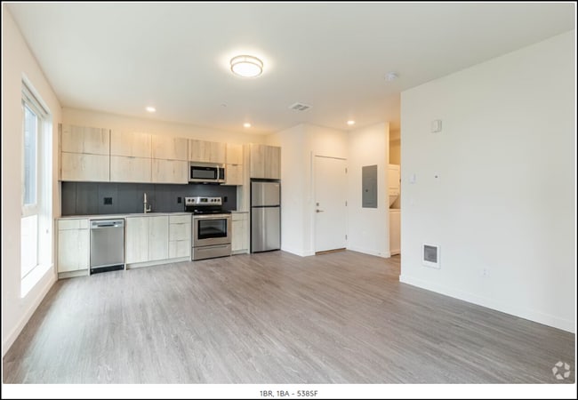 Interior Photo - MF 15 - N. Emerson