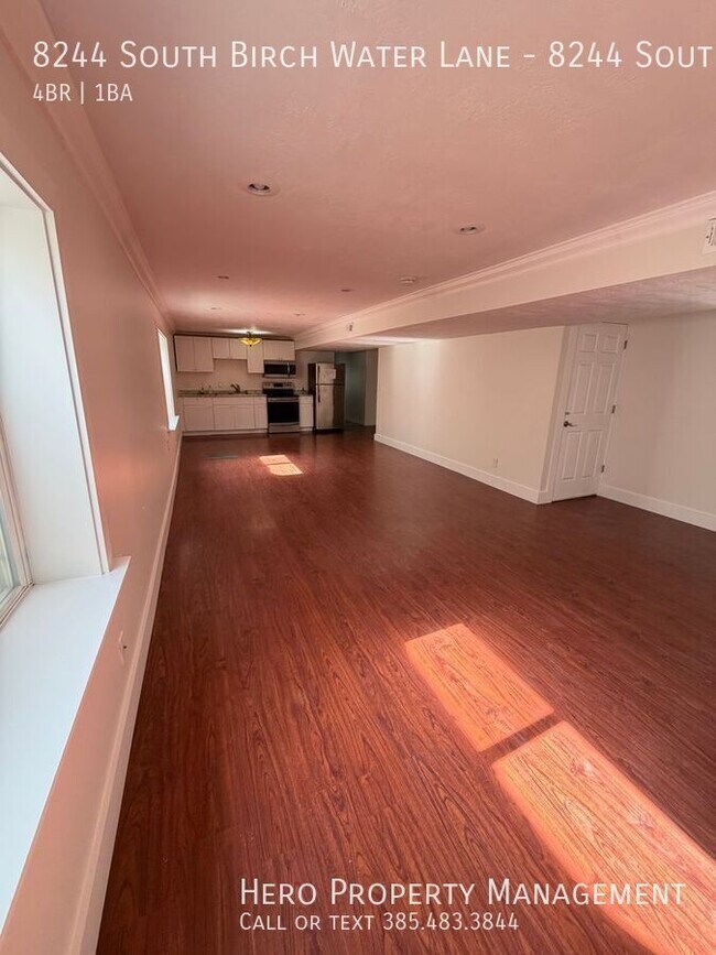 Foto del edificio - 8244 Birch Water Ln