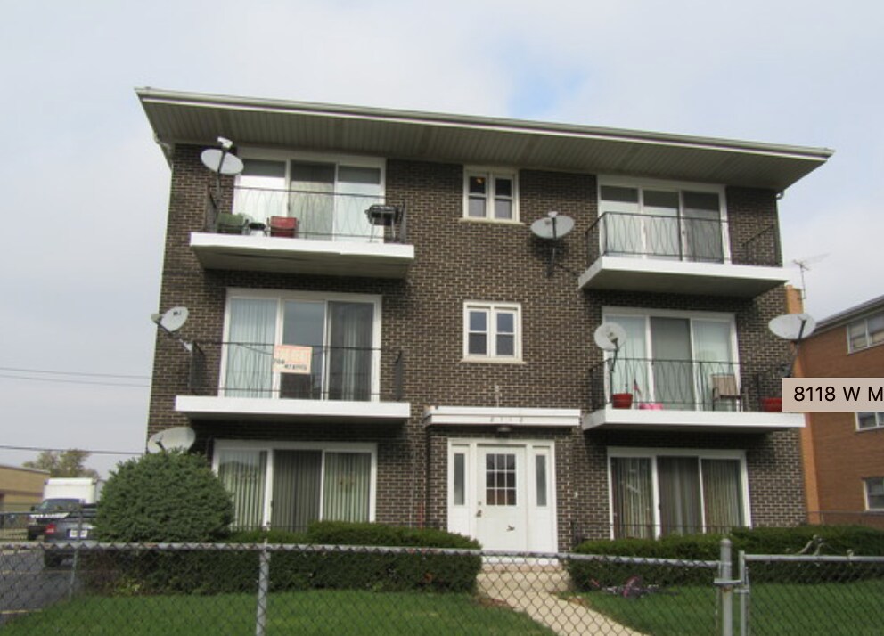 8118 Marion Dr, Justice, IL 60458 Apartments in Justice, IL