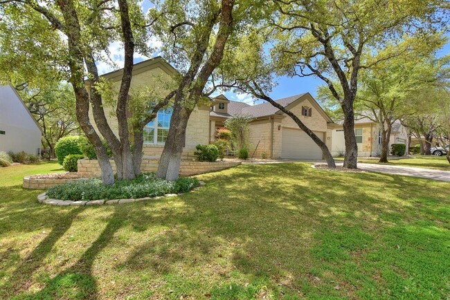 Building Photo - 200 San Saba Dr