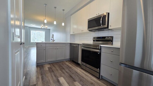 Building Photo - 2.0 bedroom in Calgary Alberta T3P 0Y1