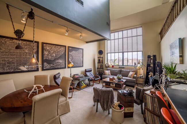 Foto del edificio - Central High & Stephenson Mills Apartments