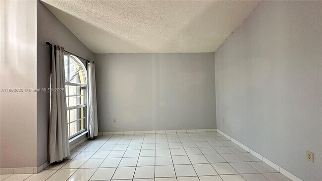 Foto del edificio - 5421 SW 143rd Ave
