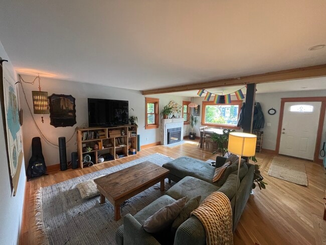 Building Photo - 2913 SE 65th Ave
