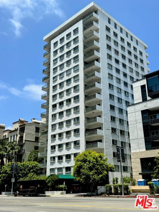 Building Photo - 10787 Wilshire Blvd