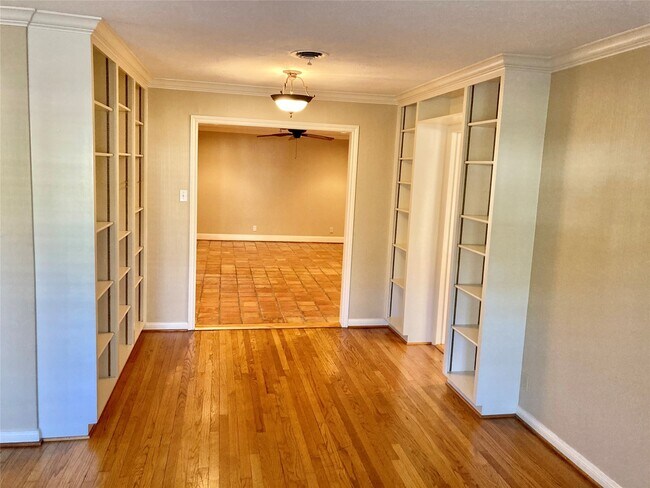 Foto del edificio - 4907 Elm St