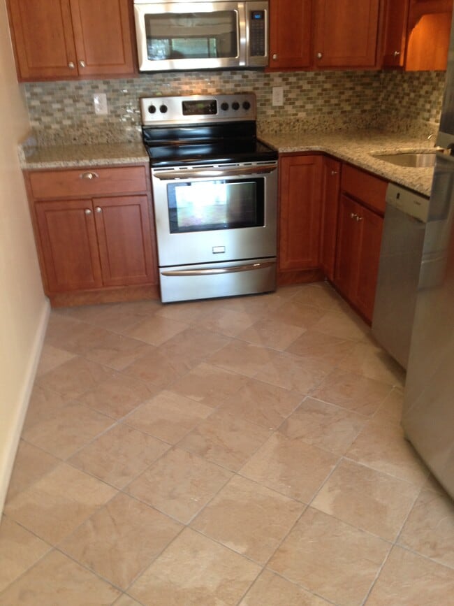 Building Photo - 721 Robert Frost Dr