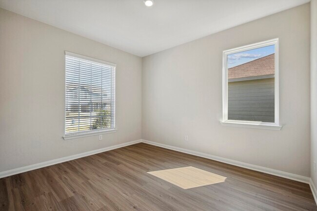 Foto del edificio - 341 Tejas Trl