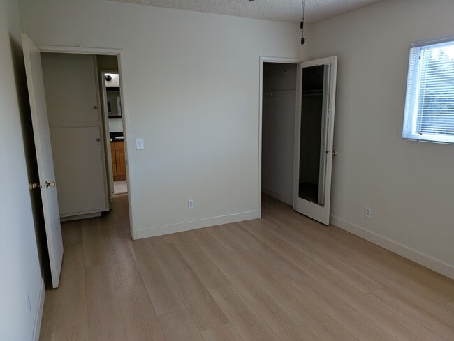 Building Photo - 11927 Iowa Ave