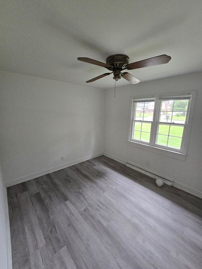 Building Photo - 4 bedroom house in Hopewell