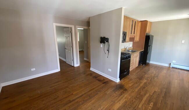 Building Photo - 323 N Princeton Ave