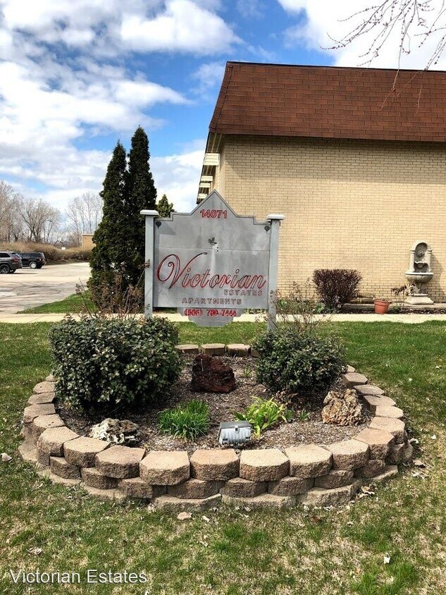 Foto principal - 2 br, 1 bath Apartment - 14071 Stephen Rd