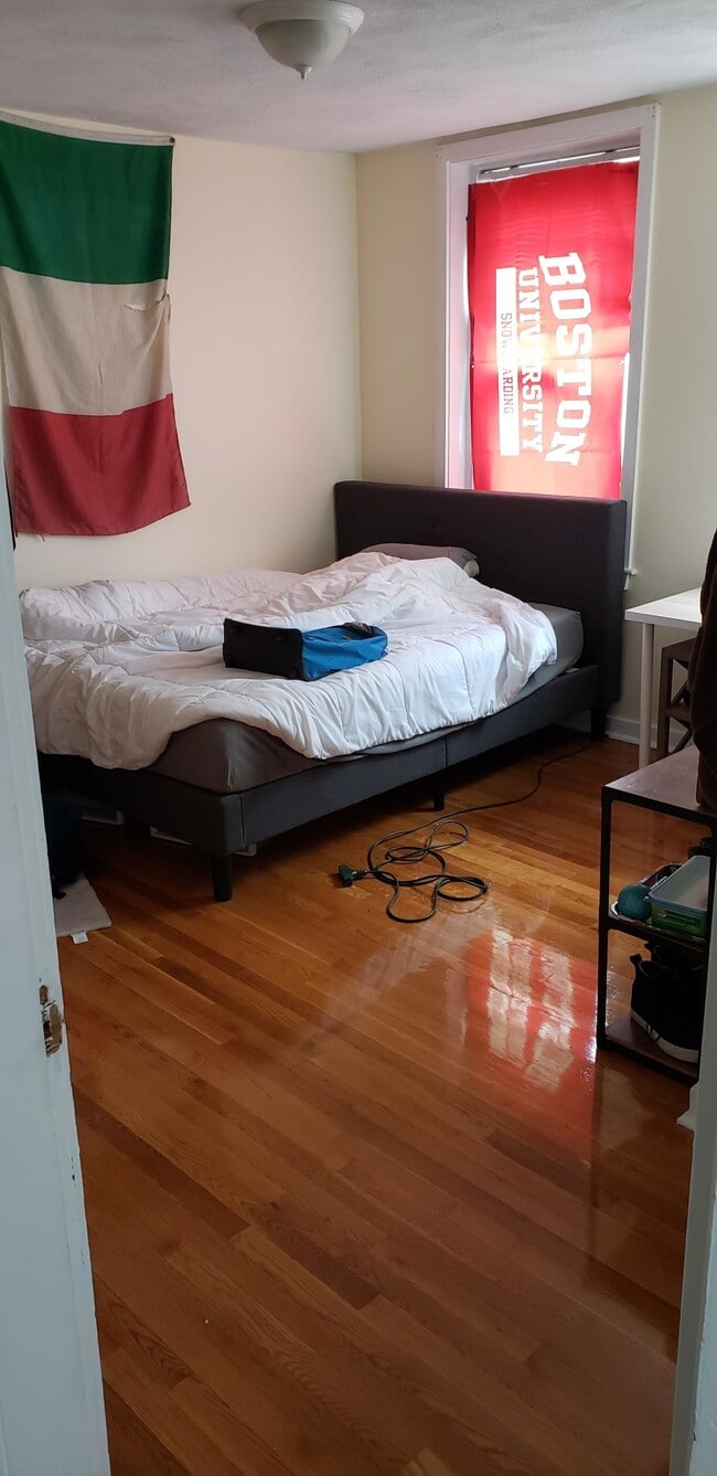 Building Photo - 155 Endicott St