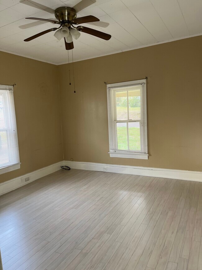 859 4th St Dr NW, Hickory, NC 28601 Townhome Rentals in Hickory NC