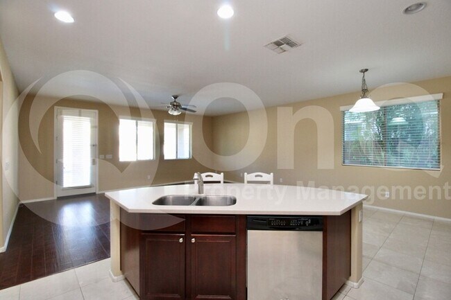 Foto del edificio - 728 E Hummingbird Way