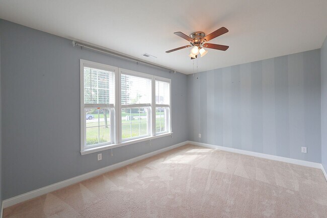 Building Photo - Beautiful 3 Bedroom House in Quiet Auburn ...