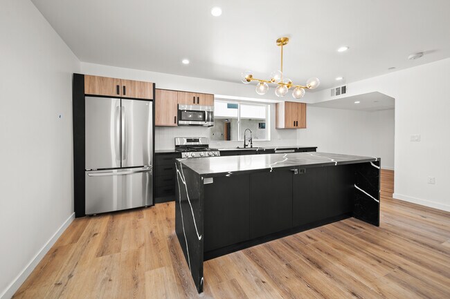 Foto del edificio - 6053 Craner Ave